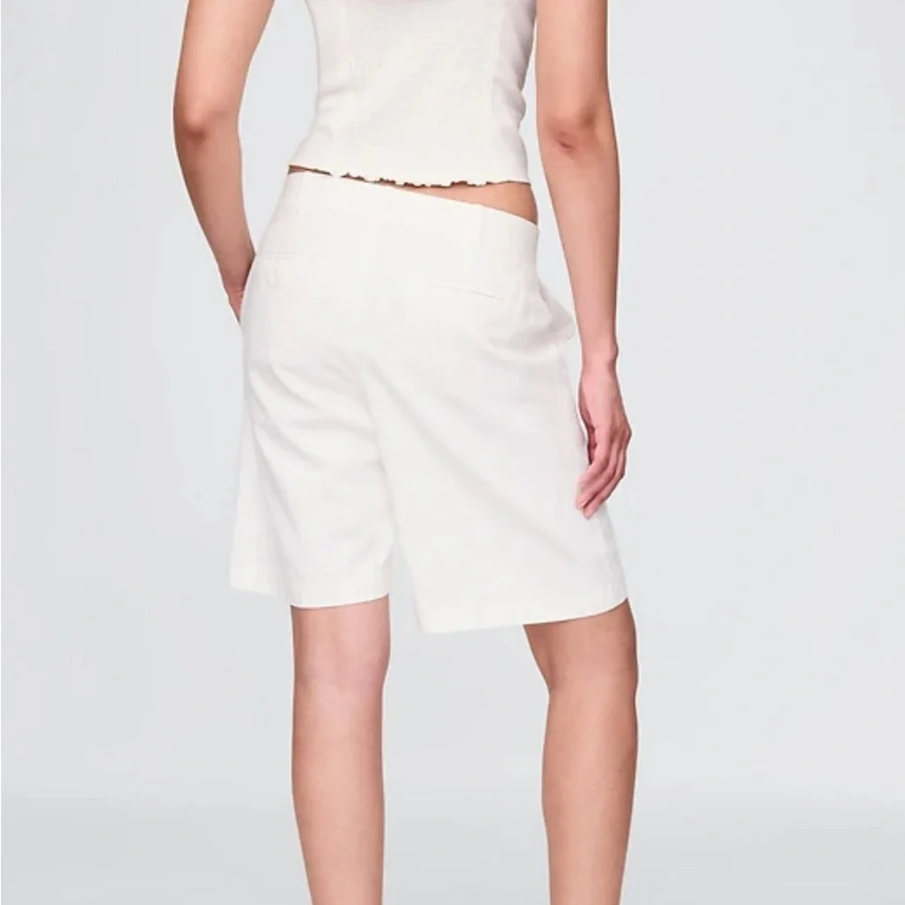 GAP 365 Flat Front LInen Blend Trouser Shorts Minimalist Off White Size 14 NEW - Picture 3 of 12